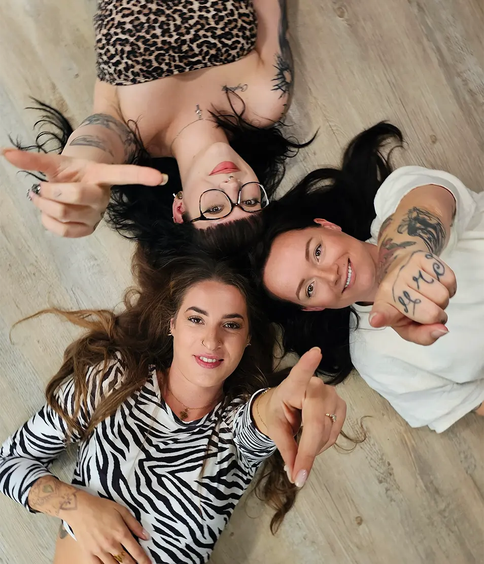 Gruppenbild auf dem Boden